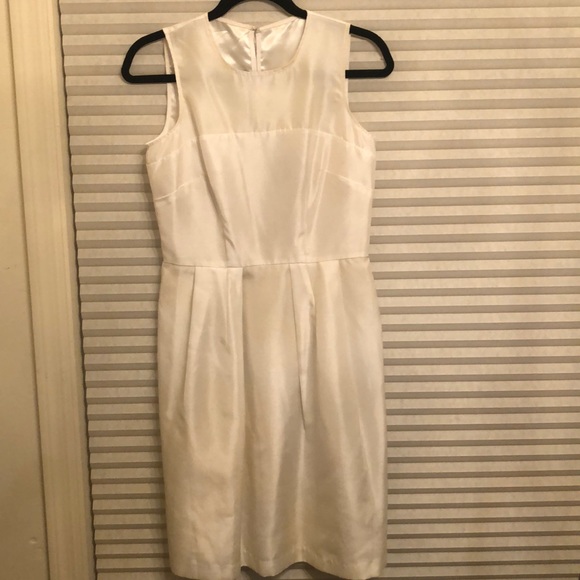 White dress! - Picture 1 of 2